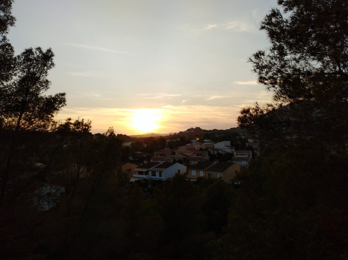 Atardecer desde La Costera #puzol #comarcahortanord #Valencia conociendo la vida de los murciélagos con @CalderonaViva <a href="/espucol/">És Puçol</a> <a href="/AEAgro/">AccióEcologista Agró</a>