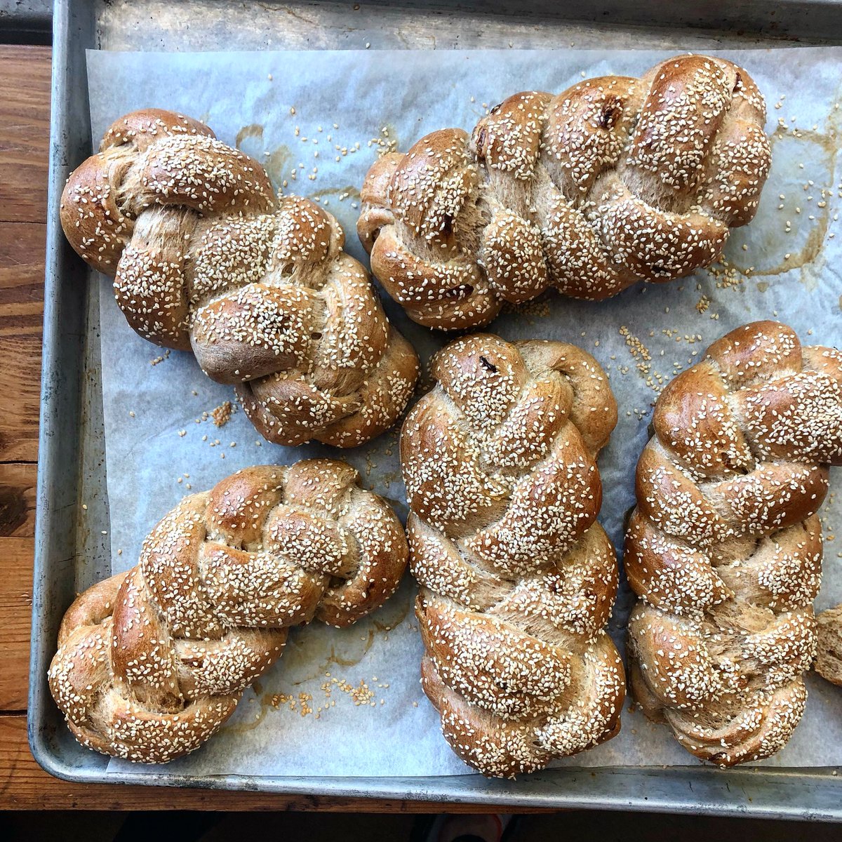 36double18's tweet photo. What kind of challah will @jennlouis bake today? #challahday @rayrestaurant https://t.co/mca0N4s7hl