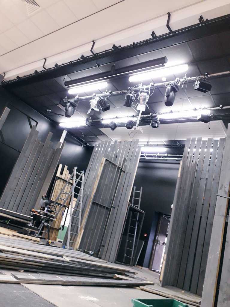 Production_Lois's tweet photo. The past couple days have been busy (and hot) as hell- getting Phantom in at grantham, only 2 more days now until the tech runs 🔧☀️ #itstoowarmtobeworking #buthereweare https://t.co/XvWJtJy27R