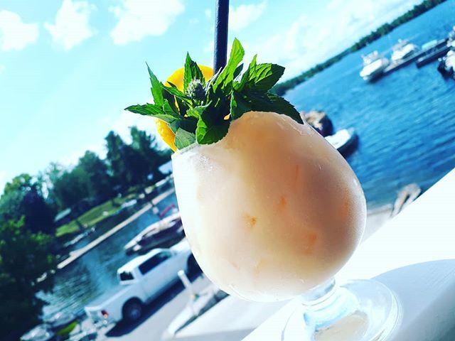 Tonight's Cocktail Feature
🌞🍹🌴
We're going off-school Tiki with a classic Mai Tai!
😋
Made with mixed citrus juices, a blend of rums, and our own house made Orgeat! (look it up, trust me!)
🌞🌴🍹😋
Let's get tropical! ift.tt/2LsonXV
