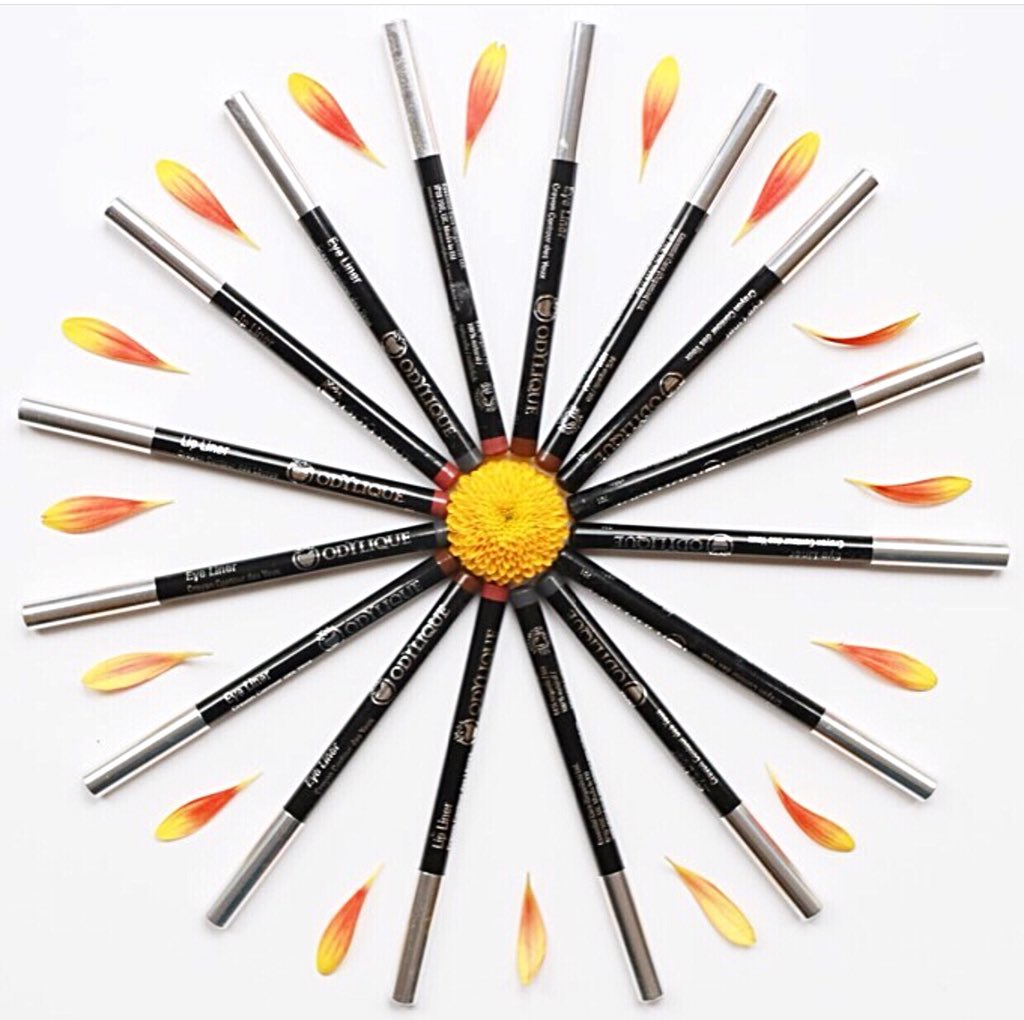 GoOrganikBox's tweet image. Introducing the FIRST eye &amp;amp; lip liner certified to Soil Association &amp;amp; Fairtrade standards from @odylique 🌱👩‍🌾 Included in our July SUMMER B☀️X! Each organikgirl will be able to enjoy a mineral eye-liner pencil made with ORGANIC jojoba, sunflower, shea butter, and calendula.