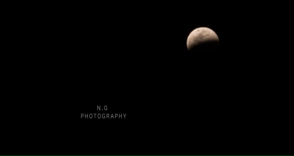 Verno_16's tweet photo. Total Lunar eclipse ๐๐๐
Taking out some pictures seeing the beauty on Nature!!
#PraiseBeUntoTheCreator๐
#HowGreatIsOurGod
#GodOfEverything
#PowerOverNature https://t.co/e51RYkFNOz