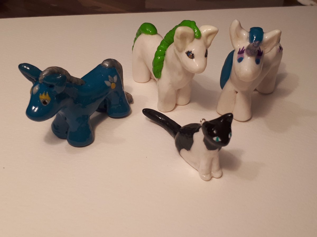 dieMonamie's tweet photo. recent stuff i made ♡♡ https://t.co/cwLpaQlmJ4