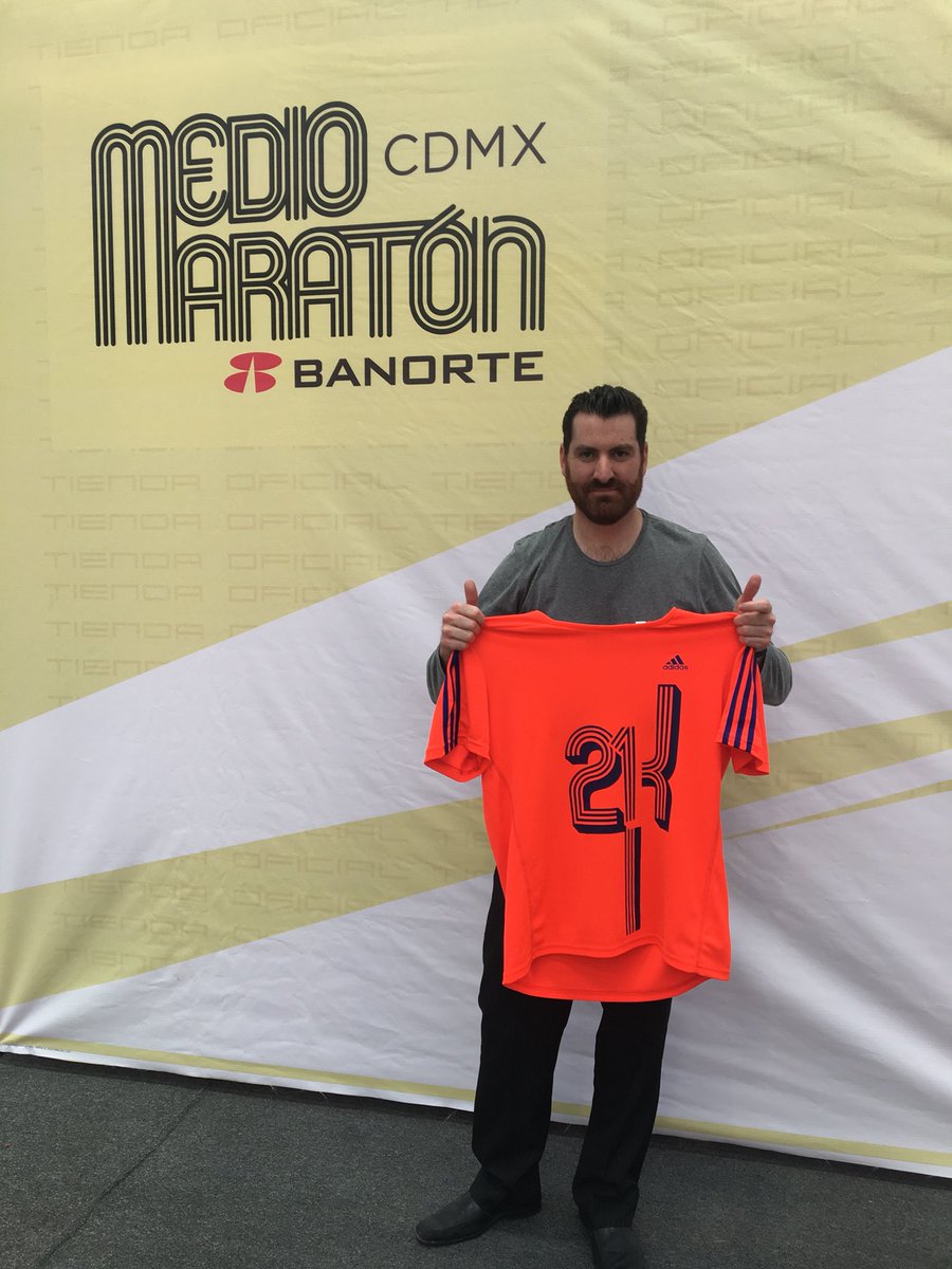 fher_runner's tweet photo. #yoelegicorrer 
#MedioMaratónCDMX 
#RaptorsRT 
Listo para los 21k https://t.co/hUjw53dMaL