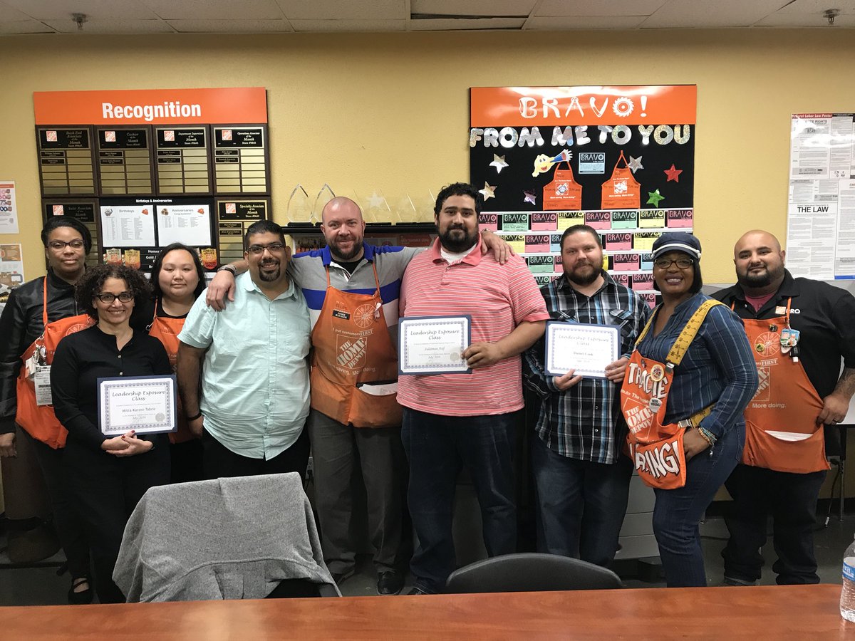 Great start to the morning in the El Cerrito with associate development class! #pacnorthproud #leadersofthefuture #payitforward