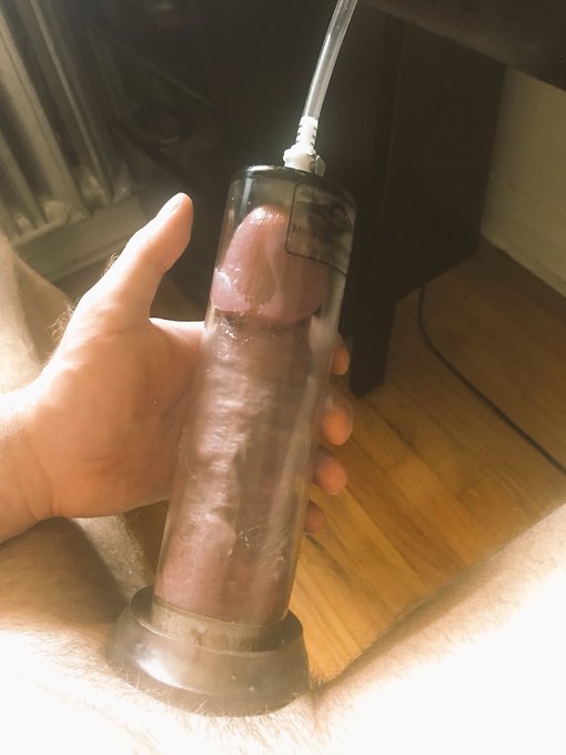 Messing around with this toy we had sent to us from @MrSLeather. It looks like I may need a bigger tube<a href="/tag/bigalpha"class="tags"><span>#bigalpha</span></a><a href="/tag/hungproblems"class="tags"><span>#hungproblems</span></a>