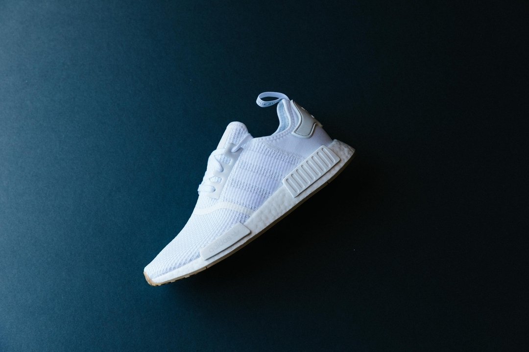 sneaker deals twitter