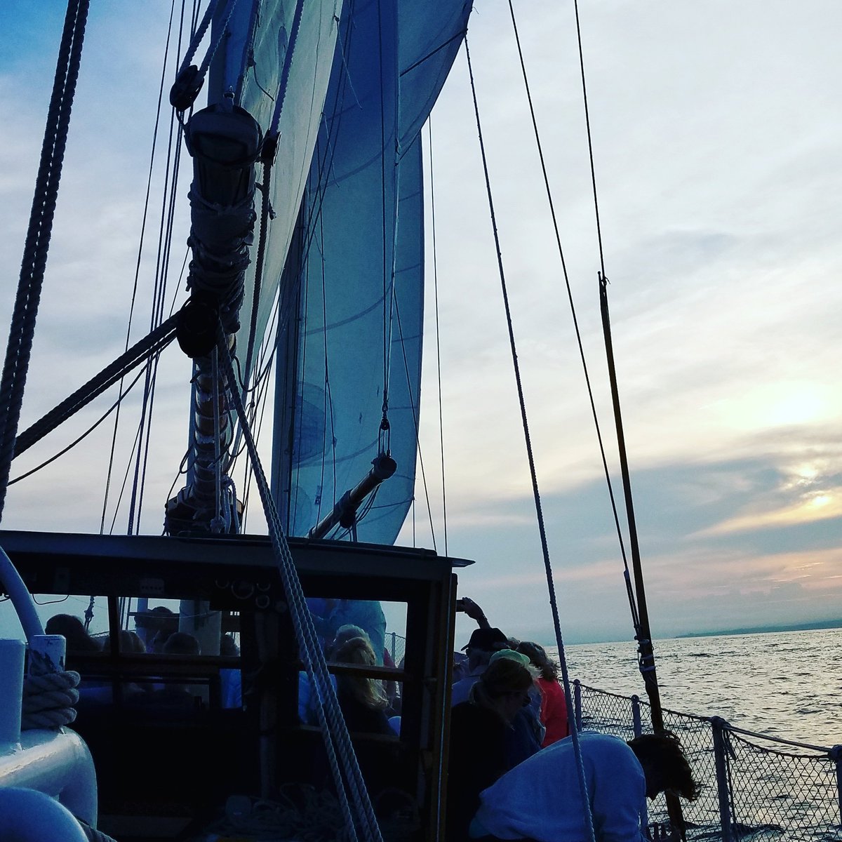 reefdaarab's tweet photo. What a day to go sailing https://t.co/KRBwnVOyus