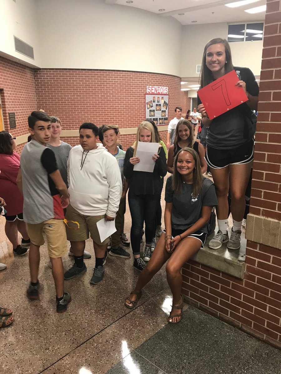 DeanRoseTHS's tweet image. Games are about to begin! #projectinitiation ⁦@TCSPublic⁩ ⁦@TullahomaHS⁩ ⁦@1DanLawson⁩