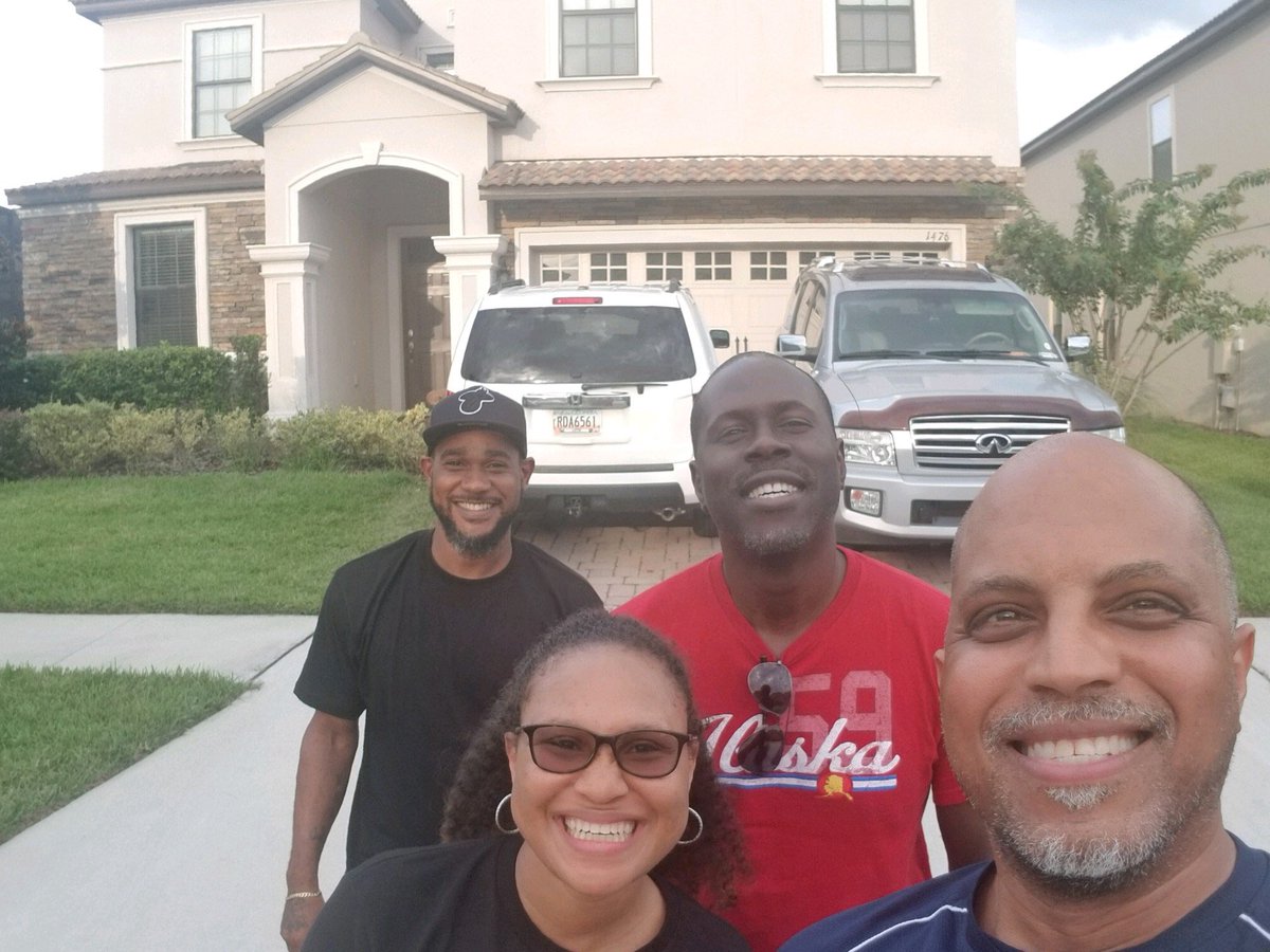 JawaraDia's tweet photo. Thx @Airbnb The wknd trip we had planned was going perfect until we got to the house and it had been overbooked. Now #strandednorlando #tired #needhelp due to @Airbnb being so #unprofessional #unresponsive #unaccomadating NOW WHAT??? https://t.co/DsR6t34I1s