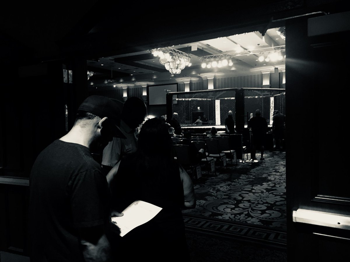 NortonNational's tweet image. Doors are open! We can’t wait to see the crowd of #tuffnuff fans tonight! #FutureStarsofMMA