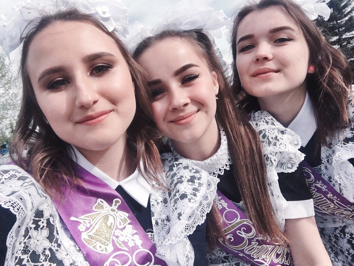 polinaaaaaa___'s tweet photo. Отвезите меня обратно в школу😭🙏🏻💜 https://t.co/3qlInOpxTD