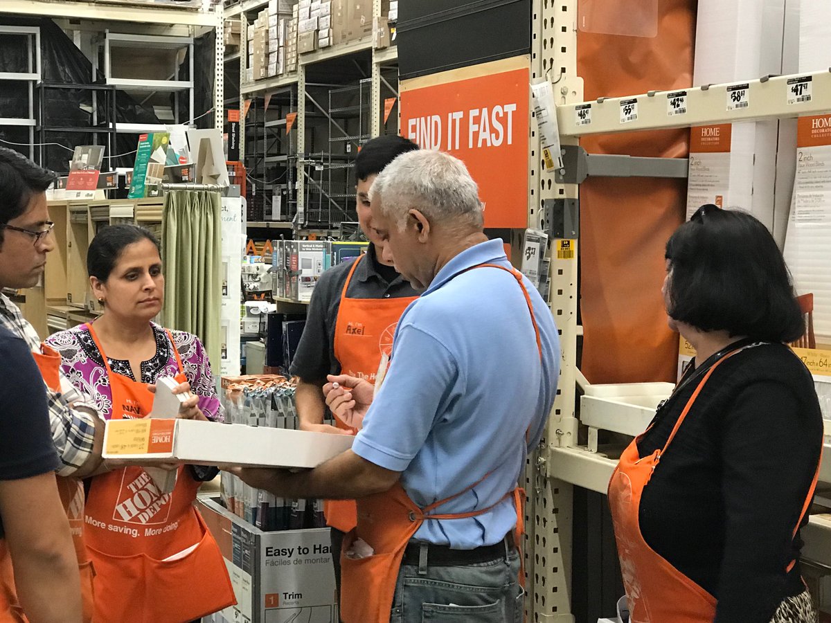 notinusehh's tweet photo. #4601 D23’s Umesh is showing fellow associates how to cut blinds. Way to go Umesh!!! https://t.co/Quew2bmVSV