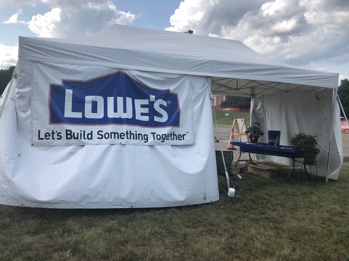 JeniferMoreHRM's tweet photo. #297 is representing at the Hall of Fame festivities this weekend! One of our own, Annie Lenigar, had the pleasure of going up in one of the balloons! What an amazing view! #letsbuildsomethingtogether #helpingyoulovewhereyoulive https://t.co/EO101pSzB8