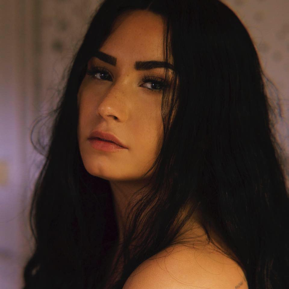 PopCrave's tweet photo. Demi Lovato’s “Sober” has reached #1 on US iTunes for the second time since its release. https://t.co/0hFHFwU2yY