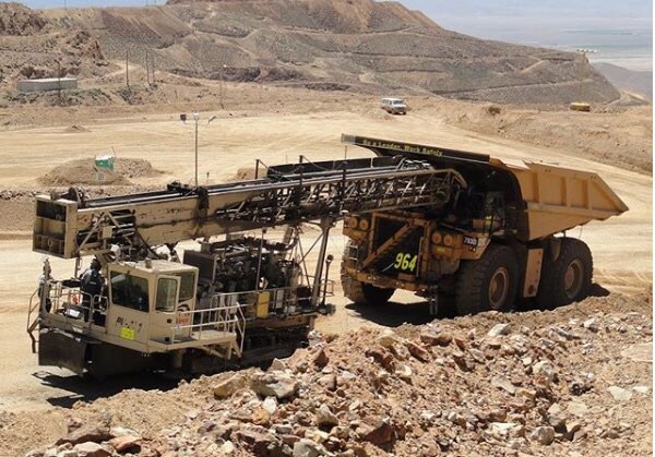 conexpolatam's tweet image. Cuando dos #megamáquinas se encuentran en la #operaciónminera