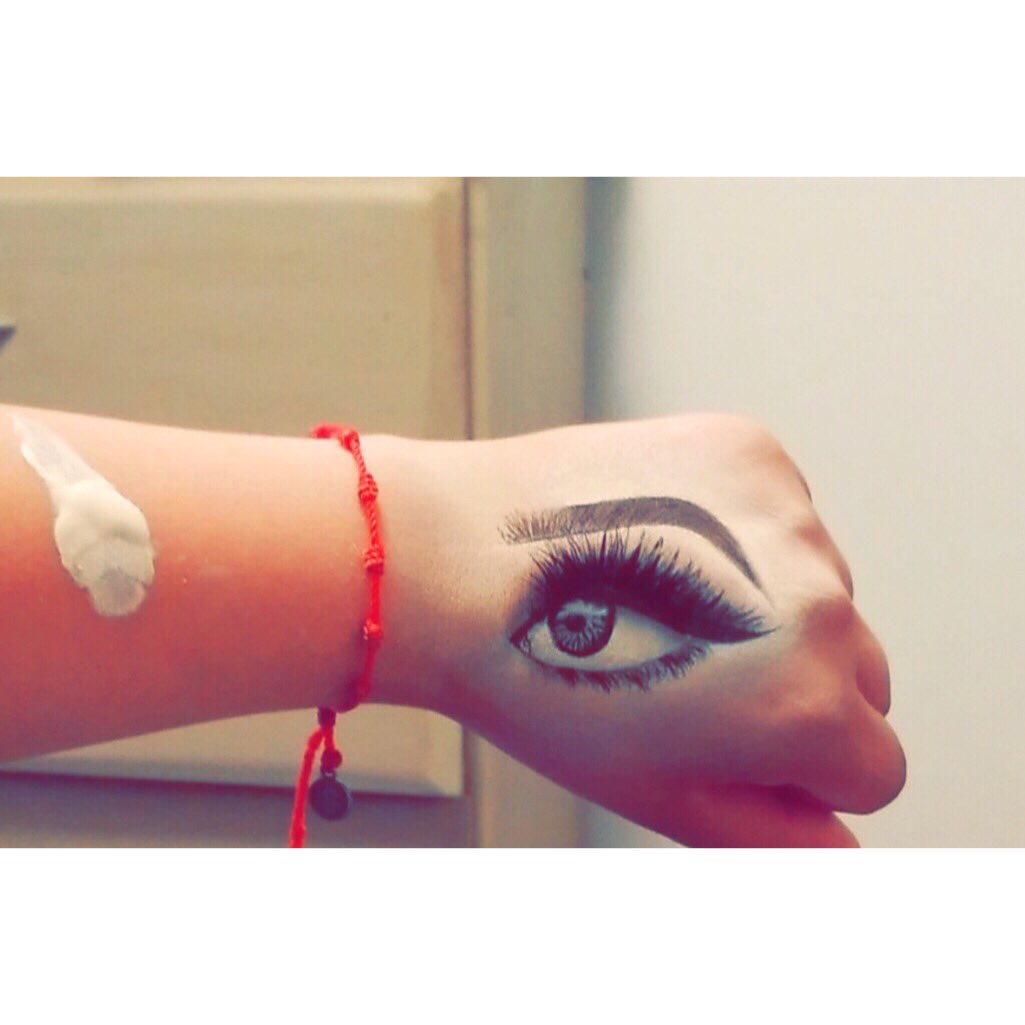 _Toshhh's tweet photo. Been keeping my mind on my future and I’m dedicated. #makeup #makeupeye 🌹 https://t.co/9L0Vq5Xkk6