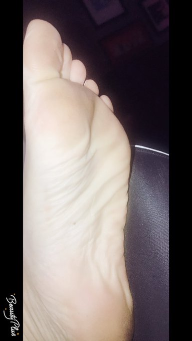 My beautifully soft pristine feet, freshly polished and pampered 😻#soles #toes #FeetsFriday https://t<a href="/tag/toes"class="tags"><span>#toes</span></a><a href="/tag/soles"class="tags"><span>#soles</span></a><a href="/tag/feetsfriday"class="tags"><span>#feetsfriday</span></a>