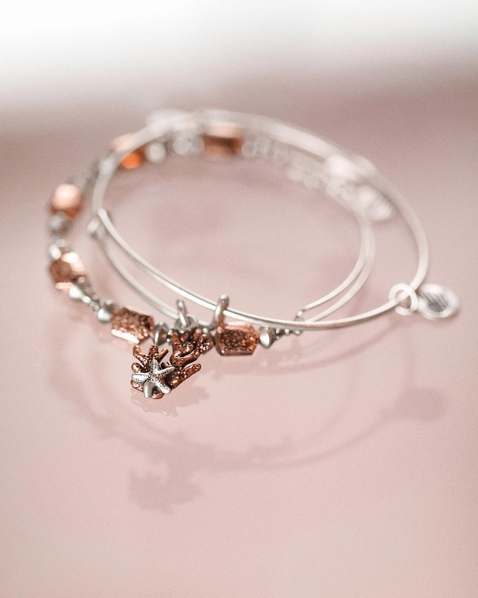 alexandani's tweet photo. Last chance for protection when wading waters before the Coral July Exclusive goes away! 🌊 https://t.co/bqm54vDwVO #SetOfTheMonth #LimitedEdition https://t.co/qiiqiptsAq