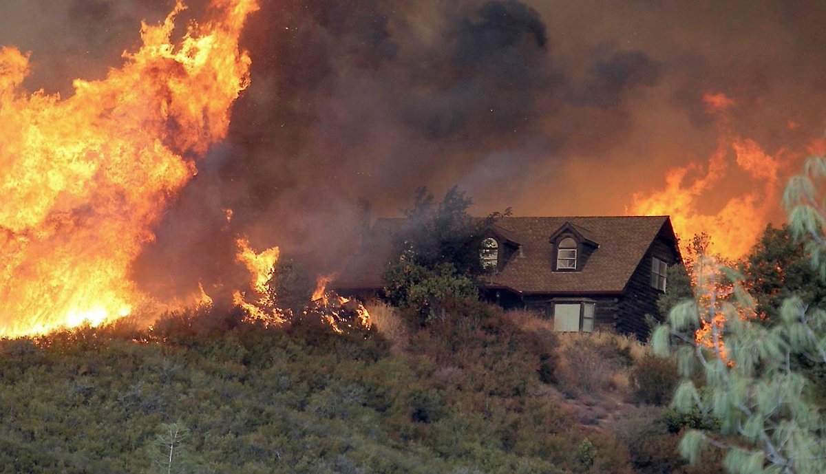 ParkInsurance1's tweet photo. Wildfires are a reality for many in BC but there are measures you can take to stay safe. Here are 5 things you can do to minimize forest fire threats. https://t.co/alRWO64haw #wildfiresBC #firesafety https://t.co/afVWch1kgm