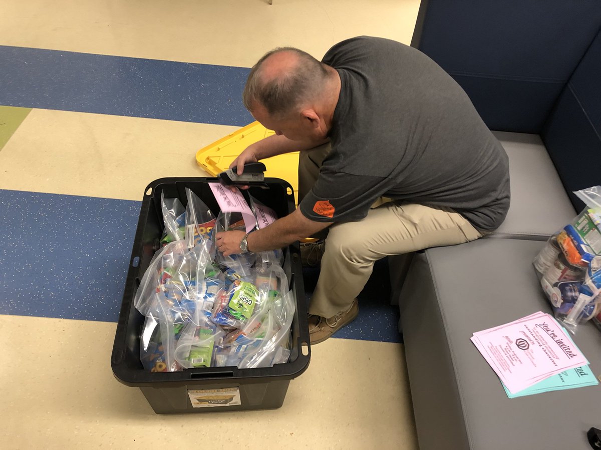 Jesse_Lately's tweet photo. What good can you do in one hour? Team up!!! @HopeCenterNE #24HoursOfImpact
@DunderChief @LaurieLaMaster1 @NoahMeloccaro @AudraMooreWx @MarkStitz @ll4sgren https://t.co/B9yp5wNc0O
