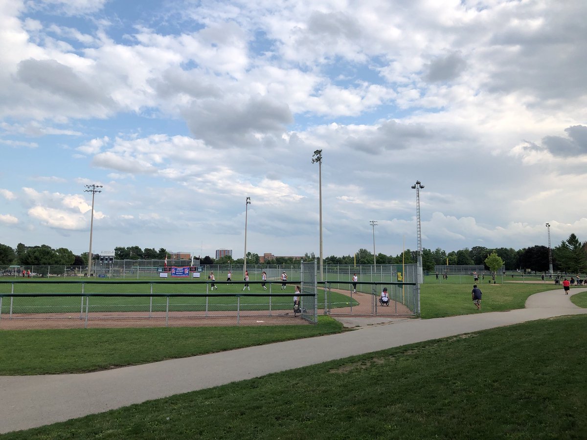 LLNoviceBlue's tweet image. Busy night at #StronachCommunityCentre for #PWSABantamII #London all 3 diamonds are hoping and #Badgers on the back 2 hardball diamonds