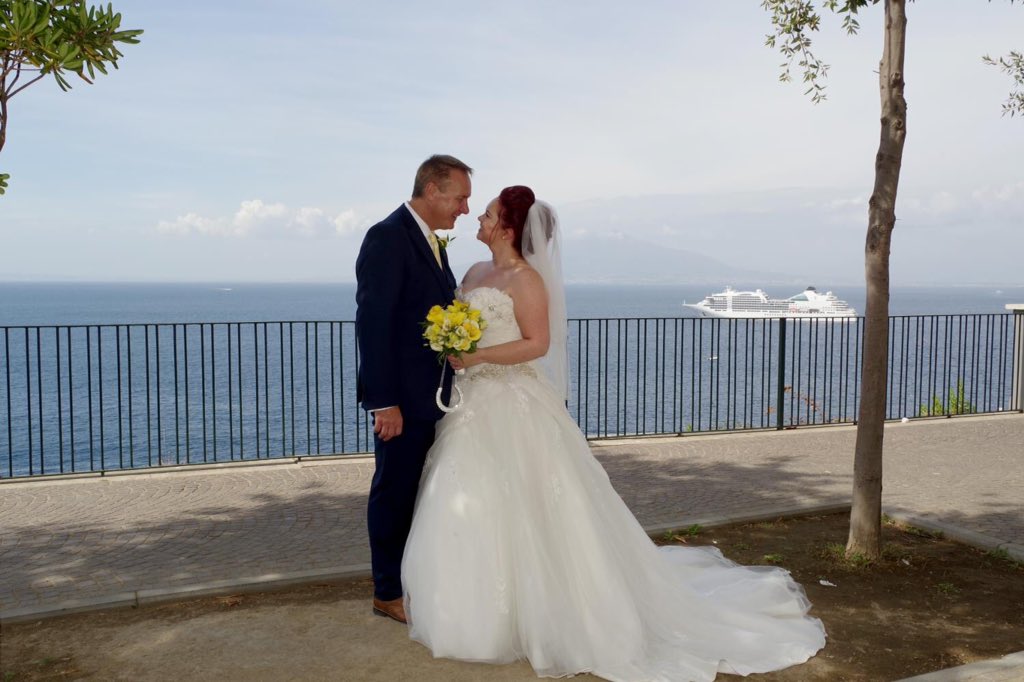 Dusty_88's tweet photo. Happy 1st wedding anniversary to my handsome hubby @JimFearn. #Sorrento #wedding #canwedoitallagain https://t.co/SdaQD5bElK