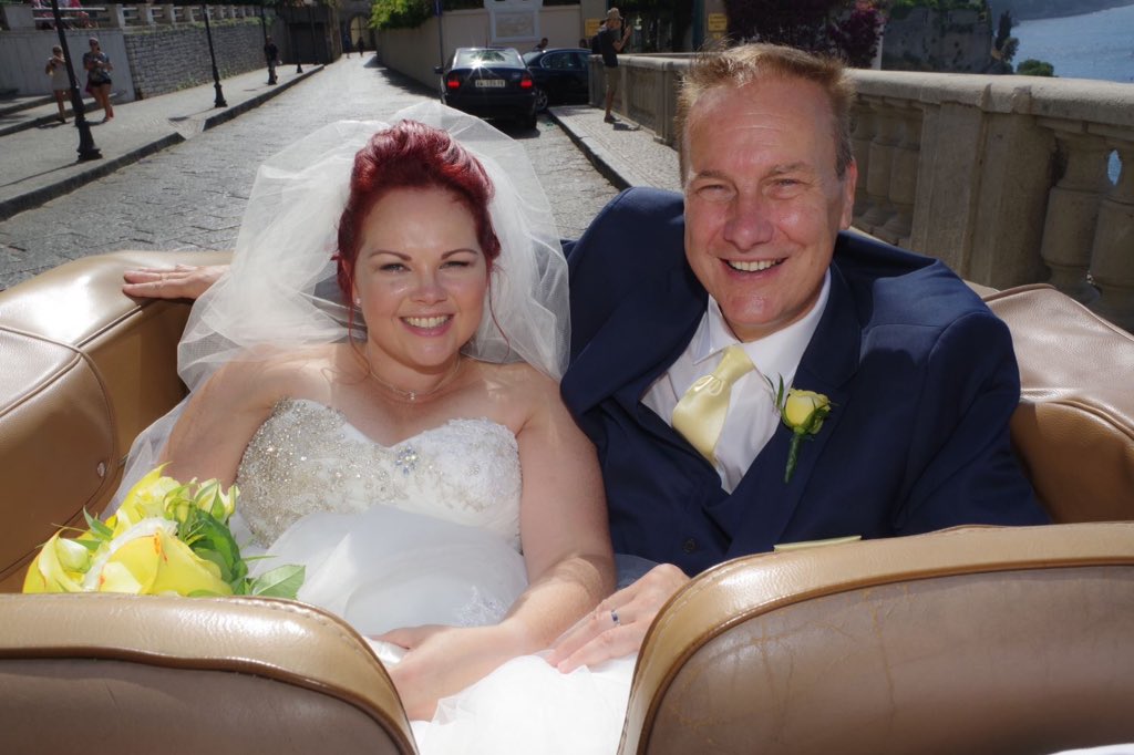 Dusty_88's tweet photo. Happy 1st wedding anniversary to my handsome hubby @JimFearn. #Sorrento #wedding #canwedoitallagain https://t.co/SdaQD5bElK