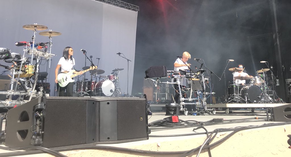 Robert DeLong bringing us some new music and new faces. #buzzbeachball