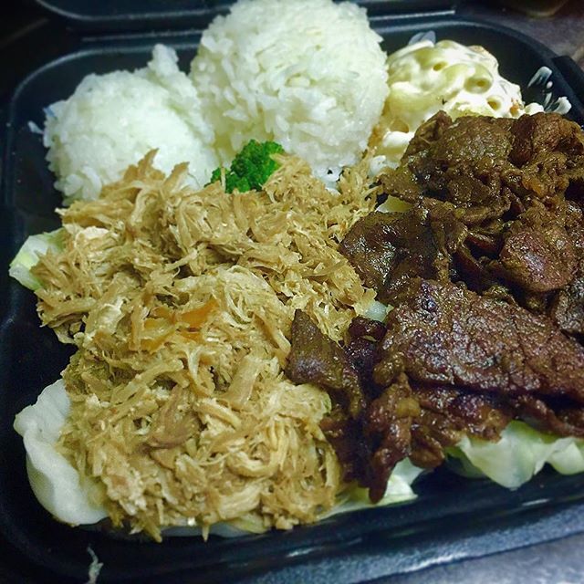 kw's tweet photo. #TGIF. Customize your @OnoHawaiianBBQ Kalua Pork and BBQ Beef combo by replacing the BBQ chicken with beef. This is a much better plate! Of course, #OnoHawaiianBBQ’s #combinationplates always come with the macaroni salad, boiled cabbage and two scoops of… https://t.co/ENDAZZ3S94 https://t.co/phoToossty
