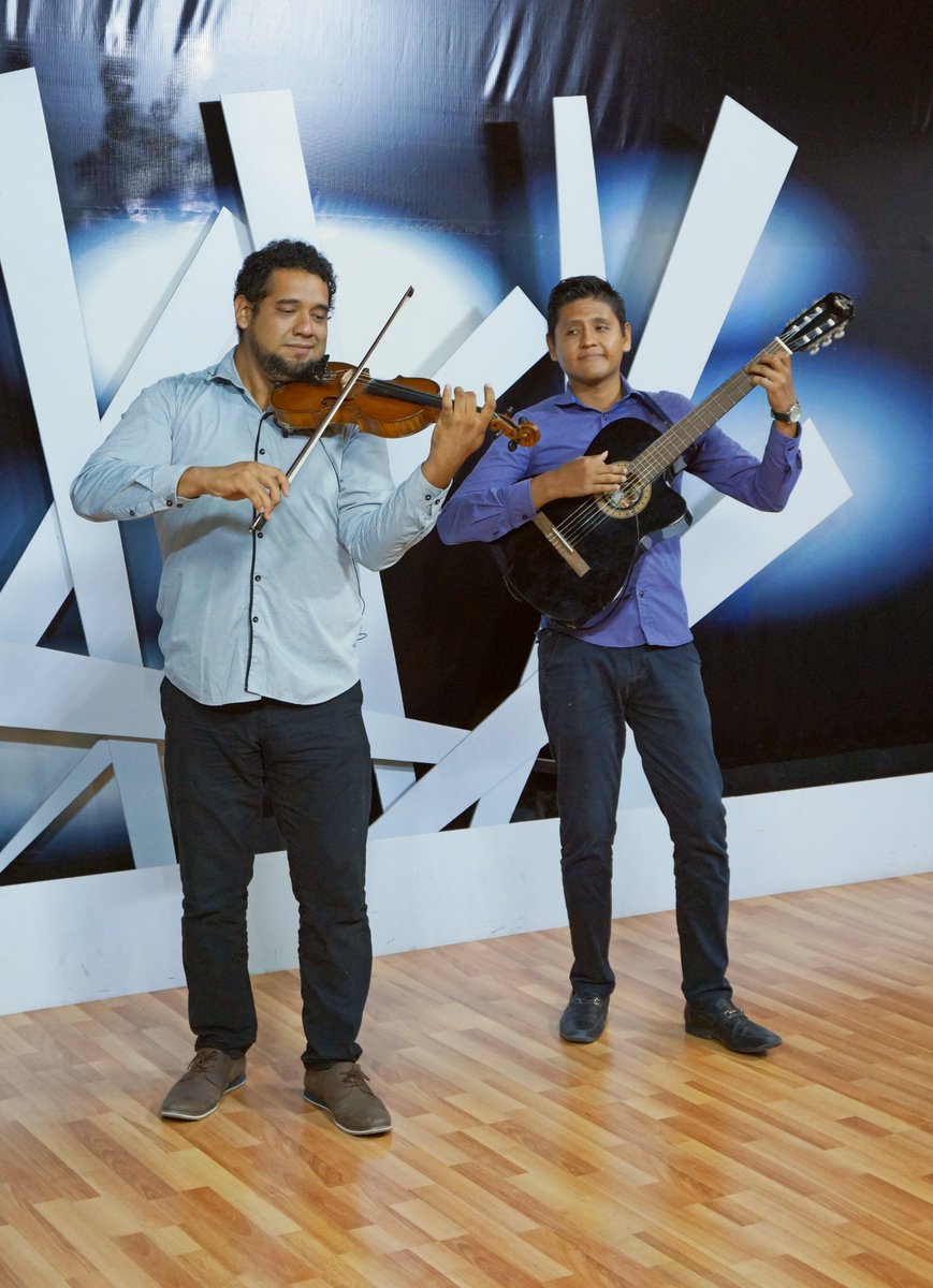 atascateoficial's tweet photo. ¡Buena música esta tarde con el Duetto Joshua! https://t.co/DlNNoMzpa6