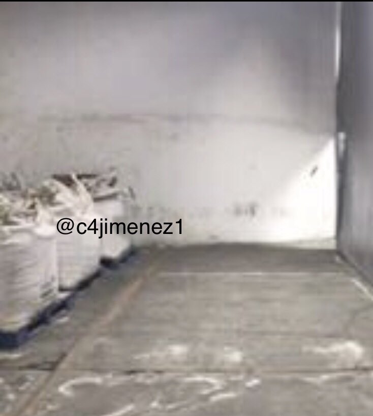c4jimenez1's tweet photo. Encuentran en @AzcapotzalcoDF bodega de narcos de N. León.
Se desata balacera entre ellos. Muere 1 y 2 quedan heridos. 
Hay un detenido
@SSP_CDMX y @PGJDF_CDMX  hallan sangre, costales con químicos, esta “tabla de corrección”…
Les cuento con @JoseCardenas1 en @Radio_Formula https://t.co/kvTyGm6kt5