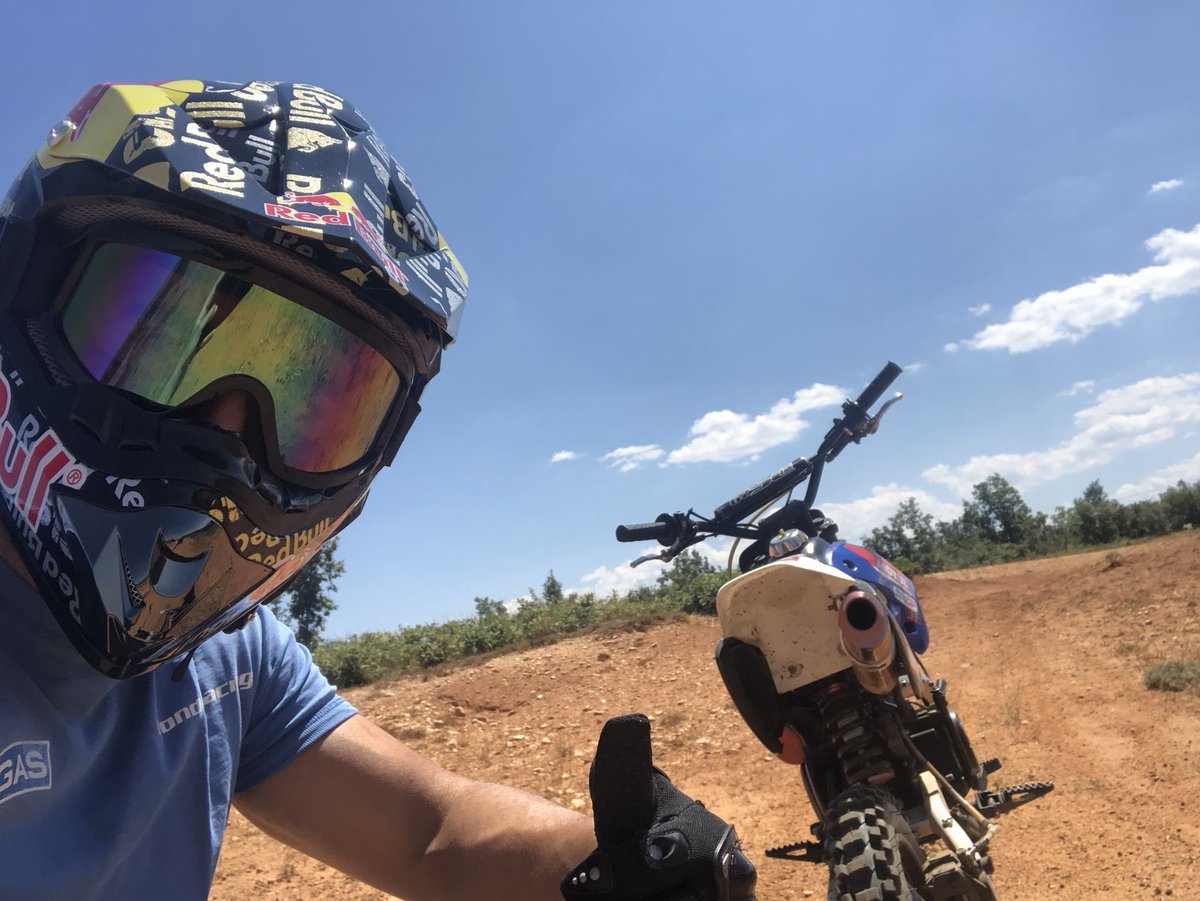 marcosdriftex's tweet photo. #PitBike #150cc #RebelMaster #Motocross  #Marcosdrift #misprincesas #nuevojuguete #adrenalina #nonosaburrimos #xtreme #motul #Molkt28 #dunlop #NGK #muchocross #gassafondo #dirtbike #Rutas #Entretenimientos https://t.co/rsHc32xkBP
