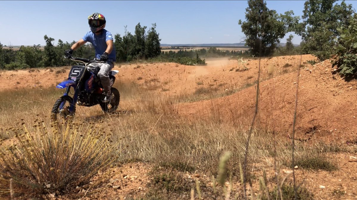 marcosdriftex's tweet photo. #PitBike #150cc #RebelMaster #Motocross  #Marcosdrift #misprincesas #nuevojuguete #adrenalina #nonosaburrimos #xtreme #motul #Molkt28 #dunlop #NGK #muchocross #gassafondo #dirtbike #Rutas #Entretenimientos https://t.co/rsHc32xkBP