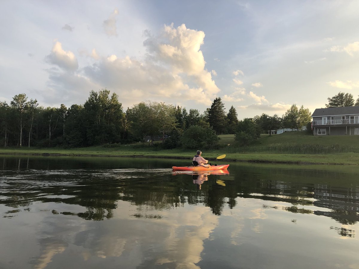 nicoleblancPR's tweet image. Out for a paddle with daddle on this perfect evening! #ilovens #visitNS