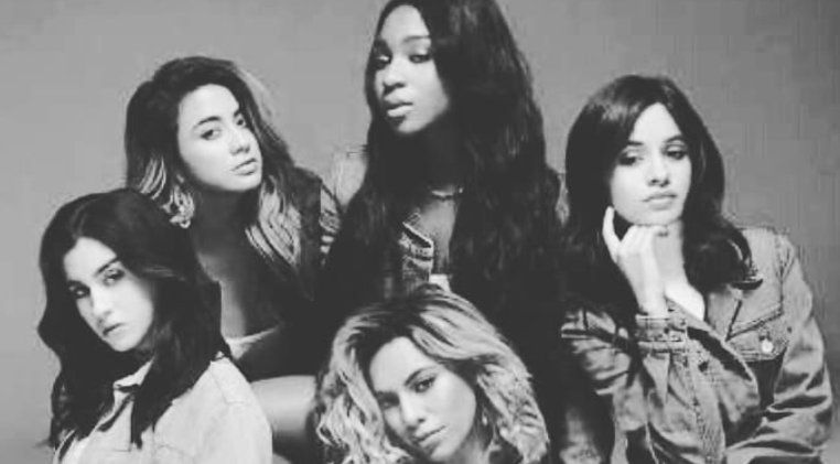 amultfandom's tweet photo. Obrigado por tudo Fifth Harmony,mesmo seguindo solo sei que vão continuar nos levando ao chão por musicas novas,prêmios e tudo que fizerem!
#6YearsOfFifthHarmony https://t.co/9x6bM3L86e
