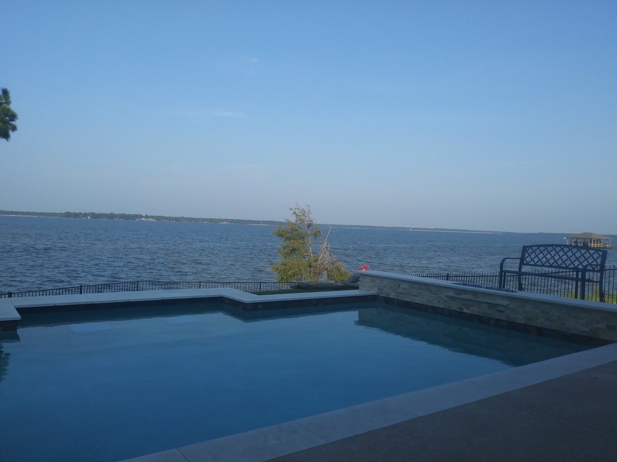 JordanTheDev's tweet image. Warm day in Houston!