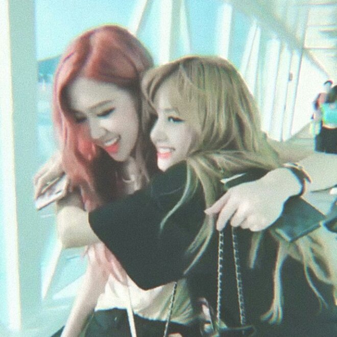 tulipsdaisy_'s tweet photo. Who know how long Lisa will be in Real Men?? Is it 10 days?? But it's too long.. She have busy and non-break schedule after that 😢😭😭😭 #GoodLuckLisa
#LISA #BLACKPINK https://t.co/Vi6yGZBJnm