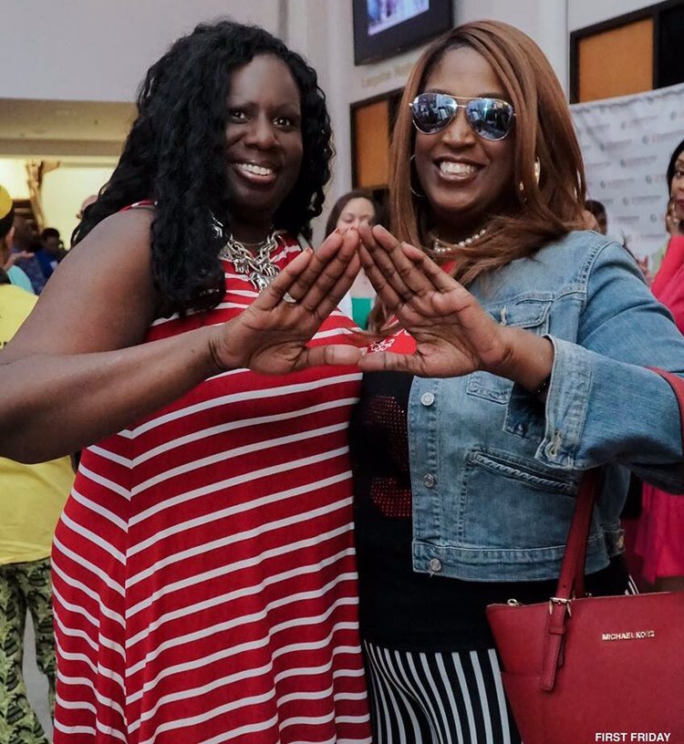 dstnyac's tweet photo. #FBF Feature: First Friday at @schomburgcenter. #firstfriday #greeknight #dstnyac #FirstGradChapter #seeusinaction #NYACSisterhood #watchuswork #gamechangers #DSTSisterhood #DST1913
cc: @BronxAlumnaeDST https://t.co/pxVOUTfxjh