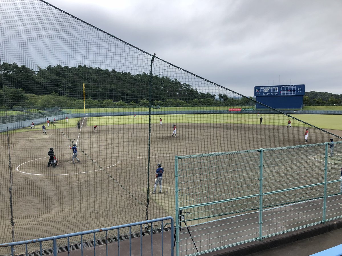 verdy_baseball's tweet image. 白河ブルースタジアムでは、東北大学選抜が同点に追いつき1-1と健闘中です！また会場ではスーパースポーツゼビオ、バンバータのポップアップストアがオープンしてます！ドリンクの無料配布も行なっております！皆さま是非お越しください #BCC2018