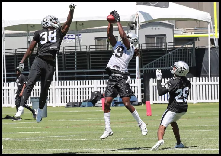 NFLMAVERICK's tweet photo. #Raiders CBs Nick Nelson & Leon Hall vs WR Isaac Whitney. https://t.co/j8TwXF3rA7