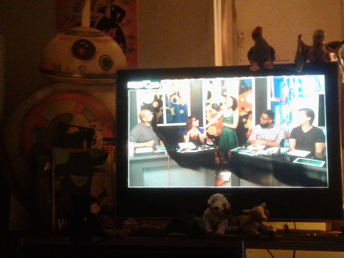 MoracDovana's tweet photo. All tuned in to watch #FridayCon on @GeekandSundry with BB-8. Can't wait till the shields of tomorrow panel. #saveSoT https://t.co/Sm7Scs0vq7