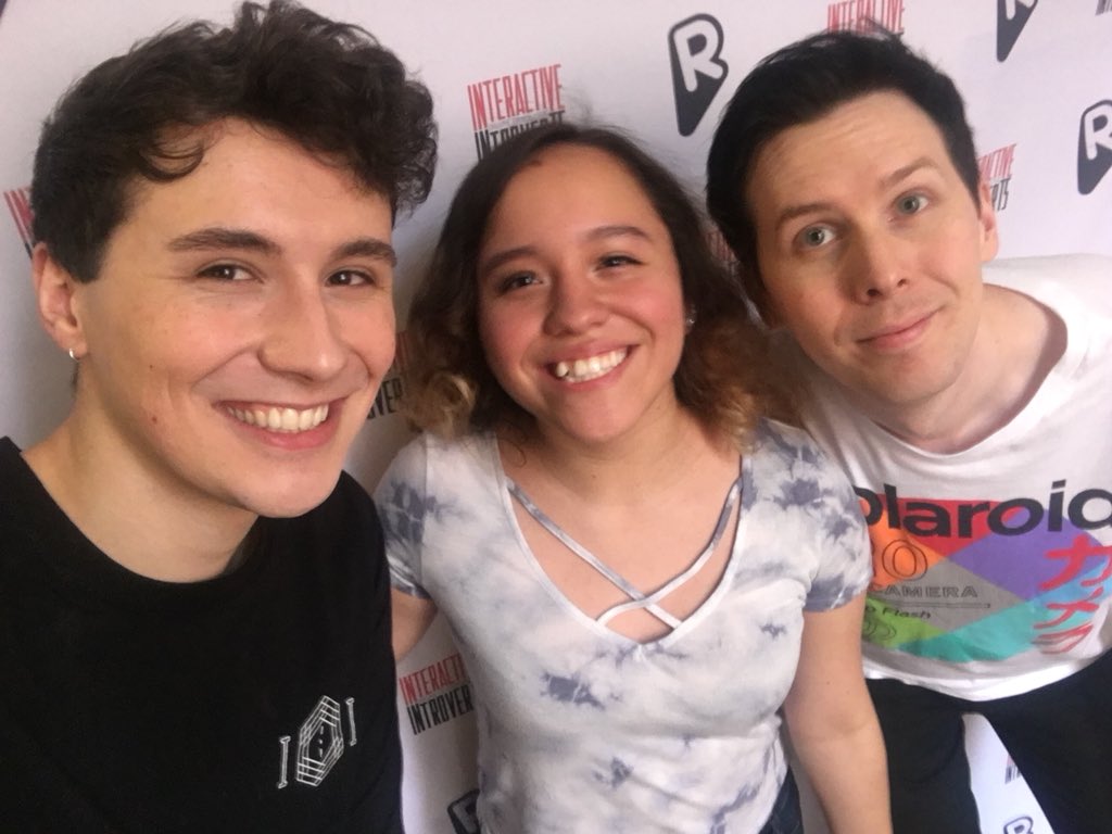 loveuhowell's tweet photo. I was so awkward i didn't make eye contact and people weren't kidding when they said they were tall haha. Love you both so much ❤️❤️❤️ https://t.co/68qGq74cxu