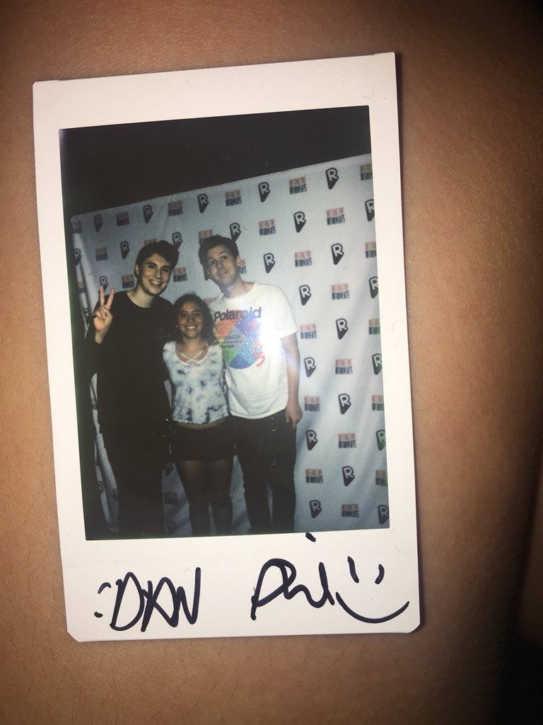 loveuhowell's tweet photo. I was so awkward i didn't make eye contact and people weren't kidding when they said they were tall haha. Love you both so much ❤️❤️❤️ https://t.co/68qGq74cxu