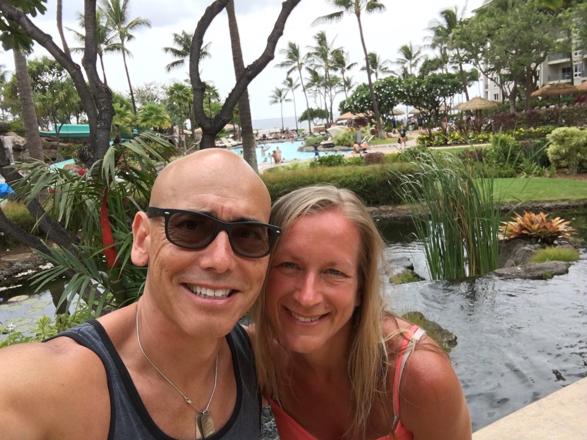 Ian_A_MacDonald's tweet photo. Last summer #TeamMacDonald went to Europe to support my daughter as she sang in cathedrals and at a major music festival. This summer #TeamMacDonald came to #Maui to support my son’s scuba dreams. #NotDoneYet #LotsOfDreams #LotsOfLove #LotsOfTravel https://t.co/8xqVYzV2Jx