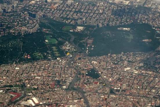 Pasar un #FelizFinde en el Bosque de chapultepec,El parque natural mas grande del mundo en el corazón de una Megalópoli(el doble que el Central park de Nuevayork)En la gran ciudad de Mexico! #CDMX #MexicoCity #BuenViernes #FelizViernes #viernesdeganarseguidores. #Siguemeytesigo