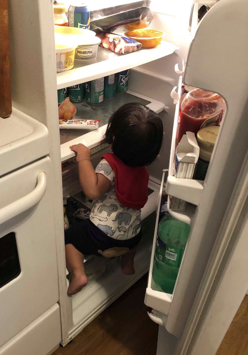 megrabanzo's tweet photo. Spiderman in the house 😂 https://t.co/zBKMH8d6Fs