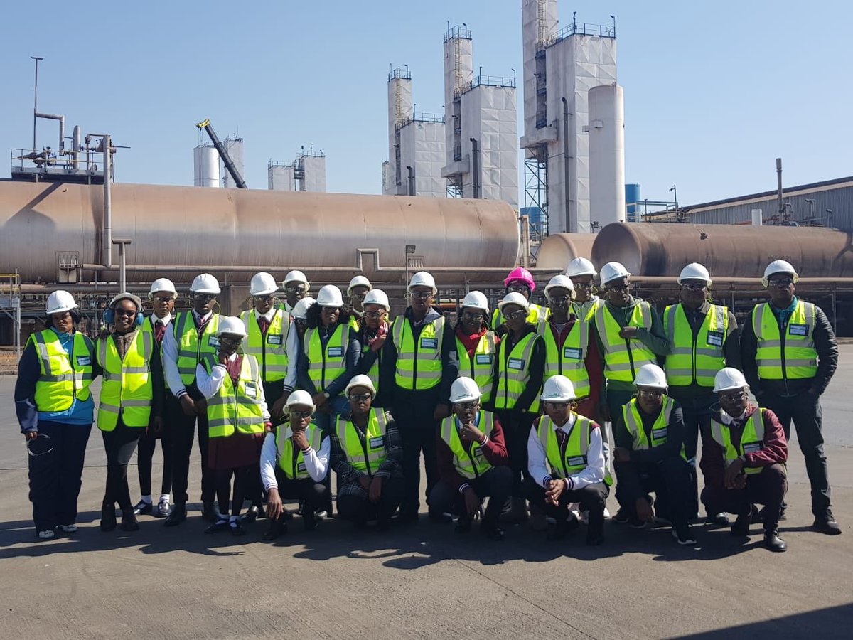 AirProducts_ZA's tweet photo. Grade 11 and 12 learners from schools in Mpumalanga and Phalaborwa visited #AirProducts' Vanderbijlpark Facility. #science #education #gasmanufacturing https://t.co/TYWrAMkrlP