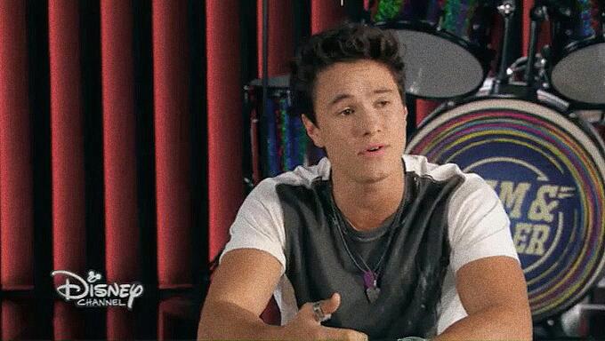 RT Y 100 RESPUESTAS DEBAJO DEL TWEET CON LOS HT.
#Lutteo #Simbar #SoyLuna #KCAMexico #KCAArgentina