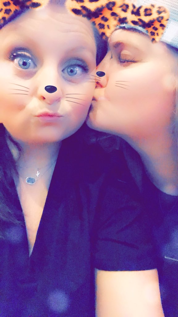 Lo_Lo1709's tweet photo. My queen @brittnicole0717 and I have been busting our asses off this week and have barely seen eachother! We haven’t complained once!! I love you bubbi!! https://t.co/6EWQKoJJqp